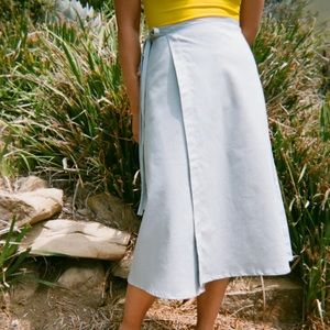 Lisa says gah Capri wrap skirt NWT